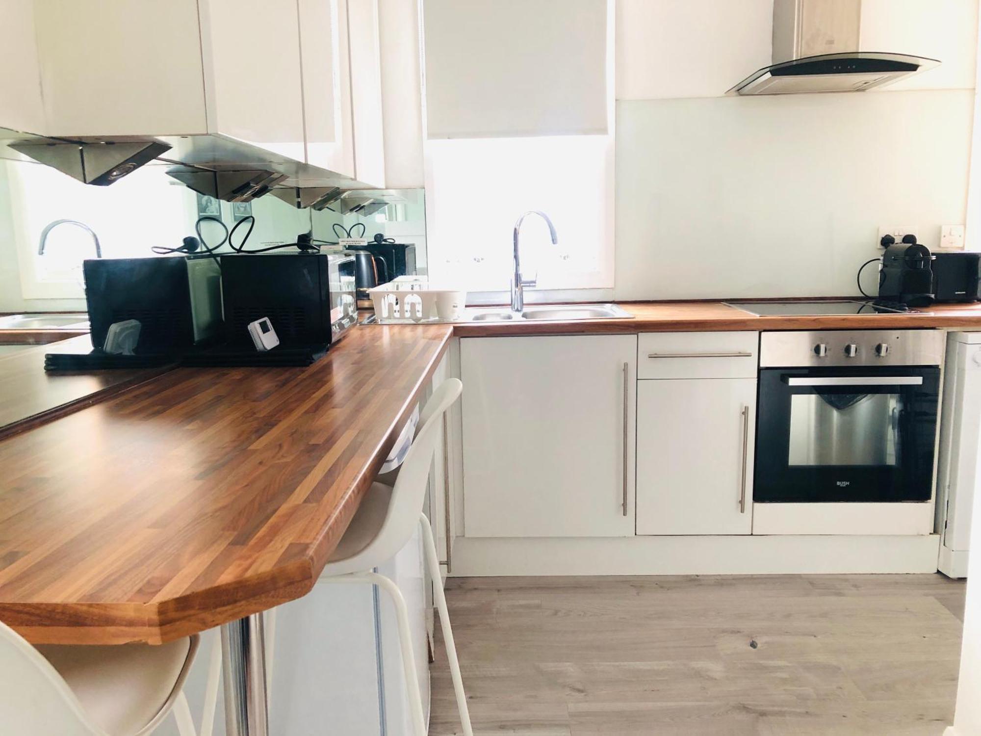 Bright Chiswick Apartment - Great Location London Bagian luar foto
