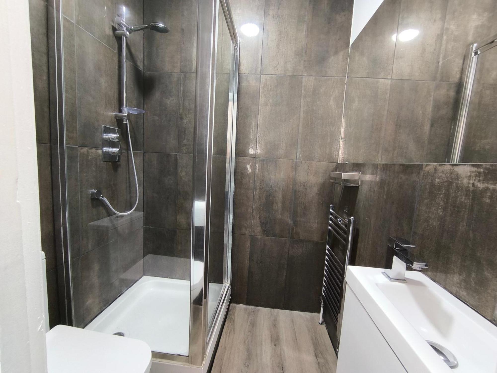 Bright Chiswick Apartment - Great Location London Bagian luar foto